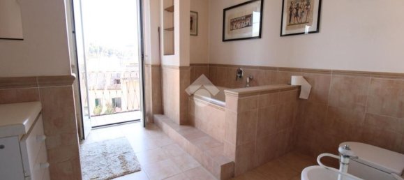 6-salle Appartement à Poggio Mirteto, Italy No. 53962 22