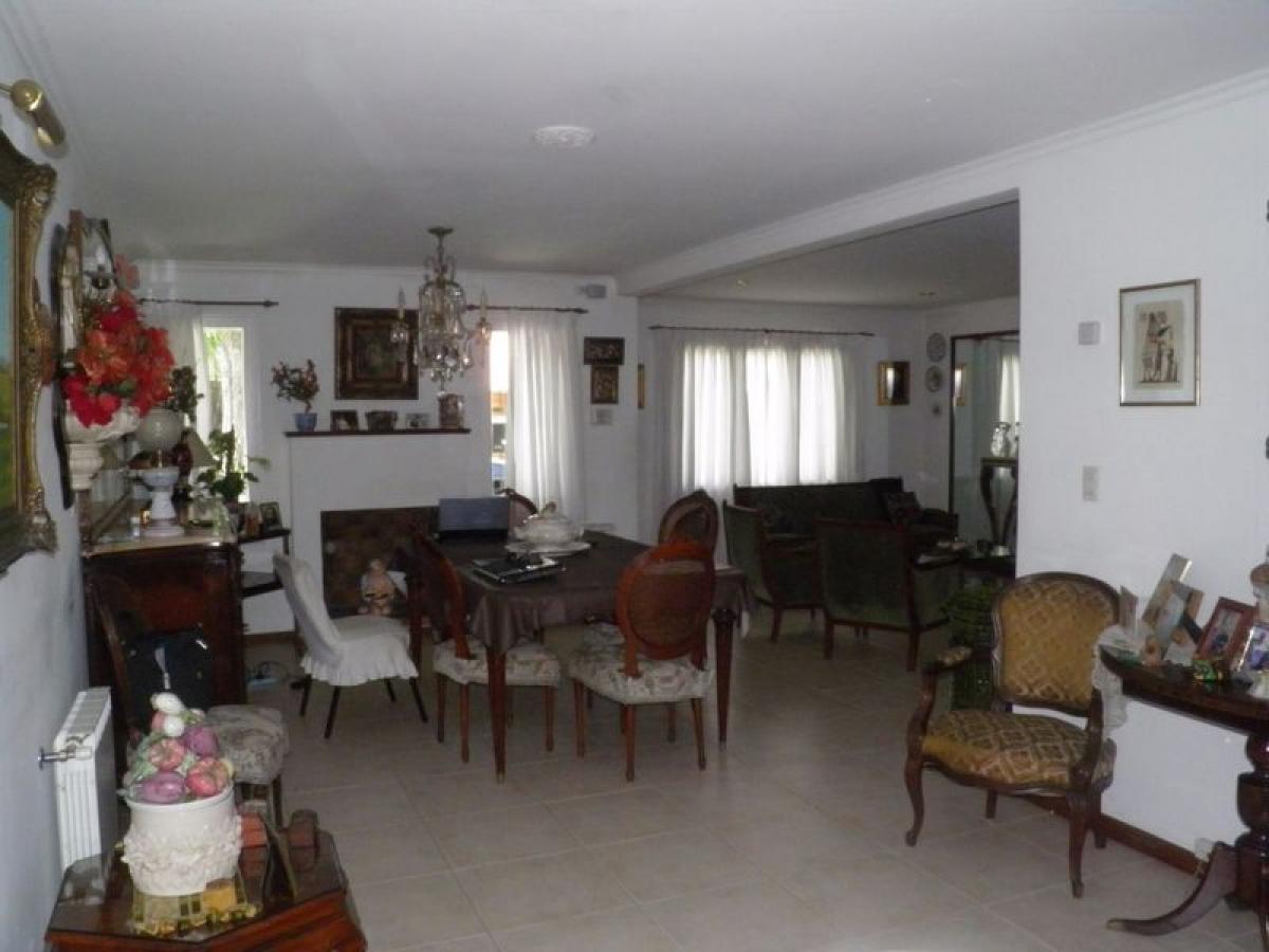 4 bedrooms House in Mar del Plata, Argentina No. 91578