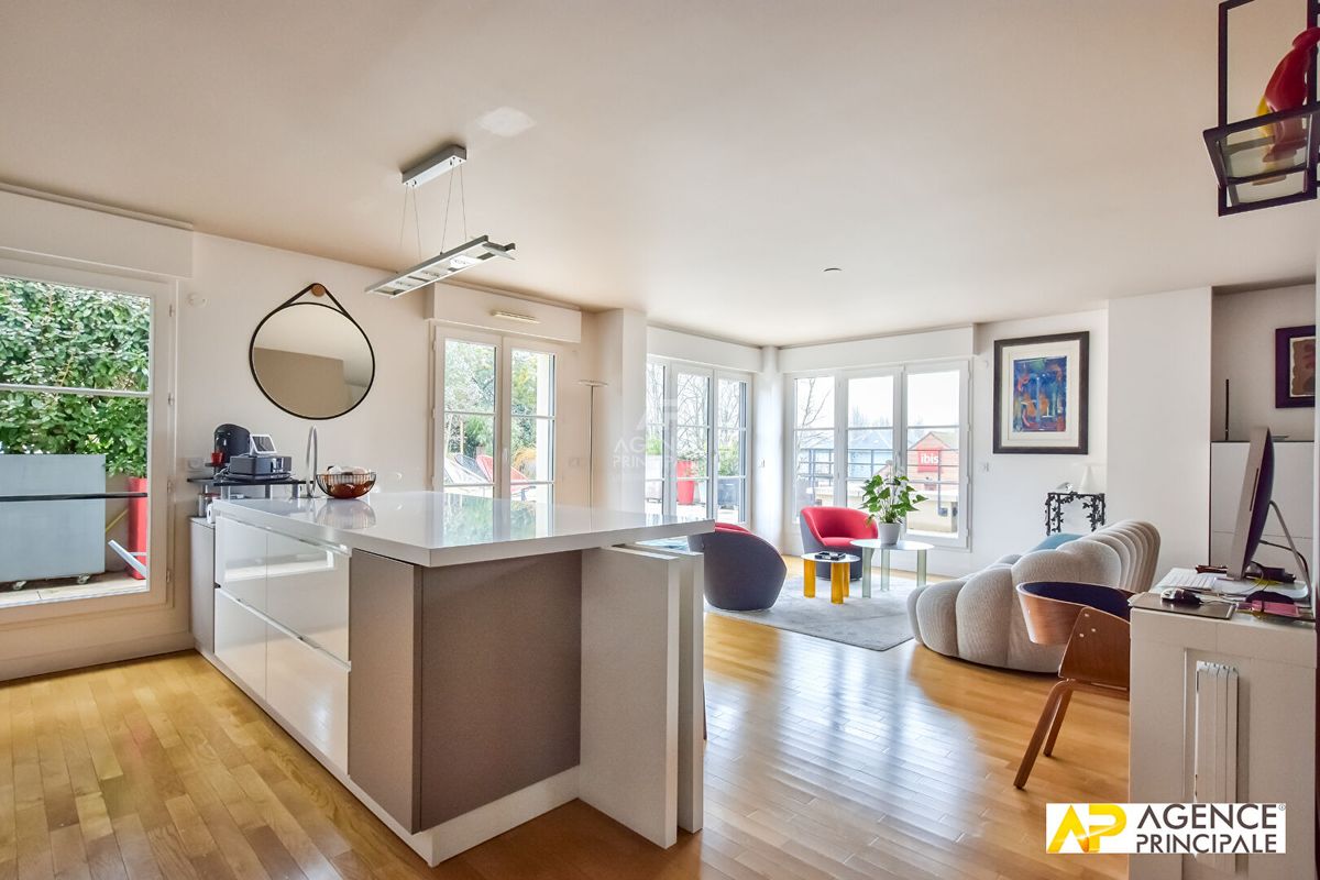 3 bedrooms Duplex in Maisons-Laffitte, France No. 131001