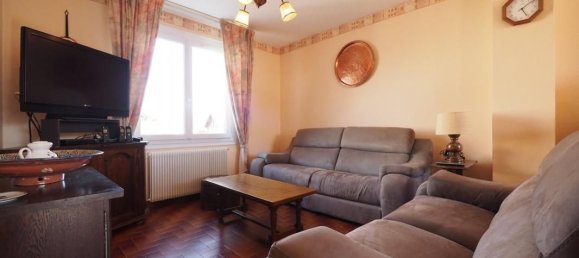 Casa de 4 dormitorios en Bois-d'Arcy, France No. 177124 3