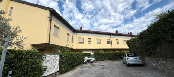 4 bedrooms Apartment in Massa, Italy No. 327206 22