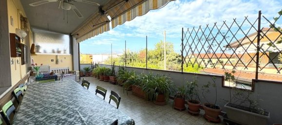 4 bedrooms Apartment in Massa, Italy No. 327206 4