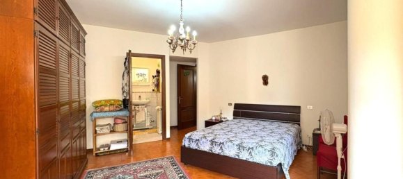4 bedrooms Apartment in Massa, Italy No. 327206 12