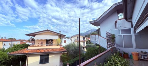 4 bedrooms Apartment in Massa, Italy No. 327206 15