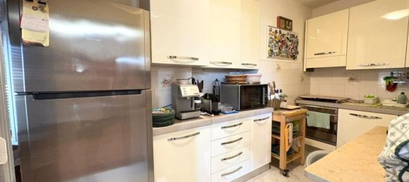 4 bedrooms Apartment in Massa, Italy No. 327206 9