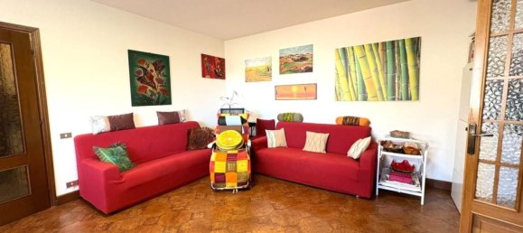 4 bedrooms Apartment in Massa, Italy No. 327206 6