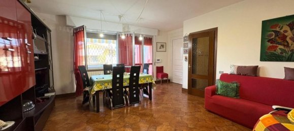4 bedrooms Apartment in Massa, Italy No. 327206 7