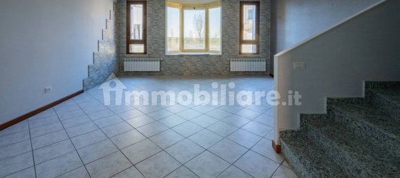 2 bedrooms Villa in Cremona, Italy No. 228325 8