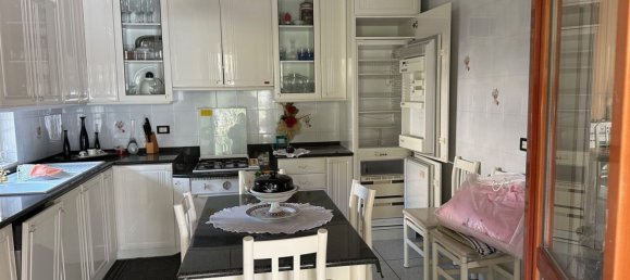8-Zimmer Villa in Torre de' Passeri, Italy, Nr. 182636 11