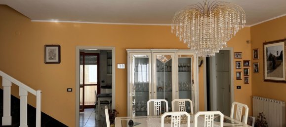 8-Zimmer Villa in Torre de' Passeri, Italy, Nr. 182636 6
