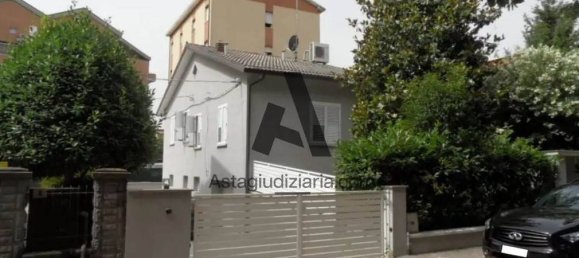 3 غرف نوم فيلا في Sassuolo, Italy رقم 96017 3