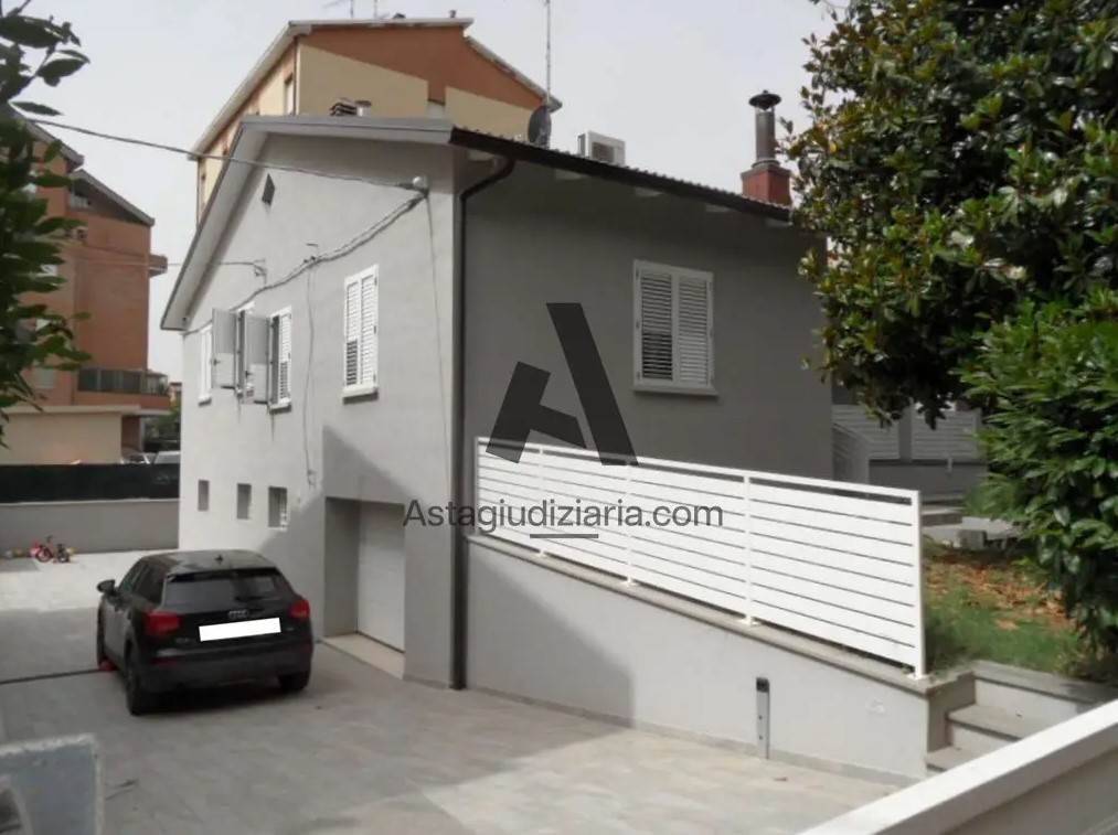 3 غرف نوم فيلا في Sassuolo, Italy رقم 96017