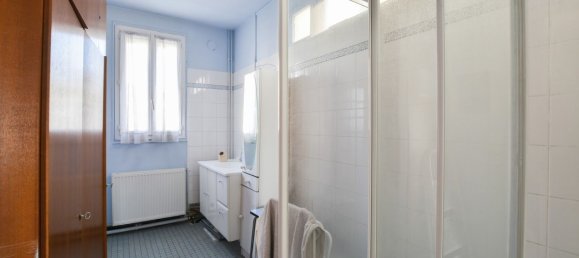 6 bedrooms House in Courbevoie, France No. 165788 18