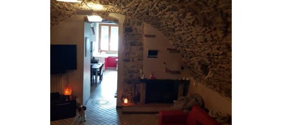 4 rooms Apartment in San Fermo della Battaglia, Italy No. 251936 2