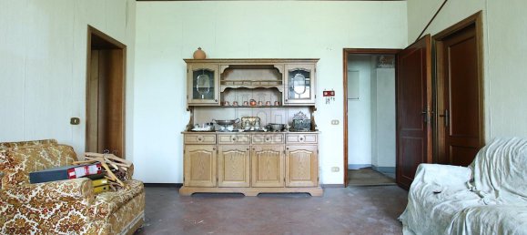 13 rooms Apartment in Capannori, Italy No. 108352 29