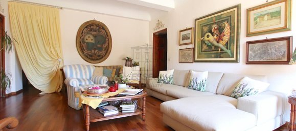 13 rooms Apartment in Capannori, Italy No. 108352 8