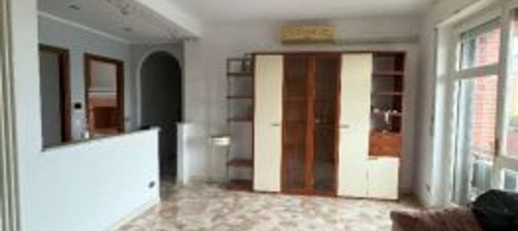 3-salle Appartement à Baranzate, Italy No. 222955 11