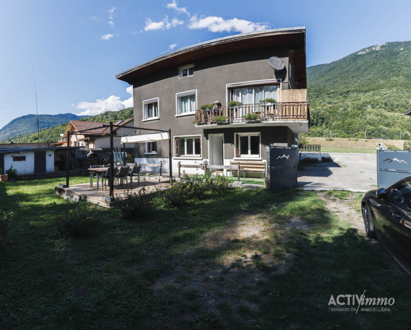 Casa de 4 dormitorios en Savoie, France No. 320393
