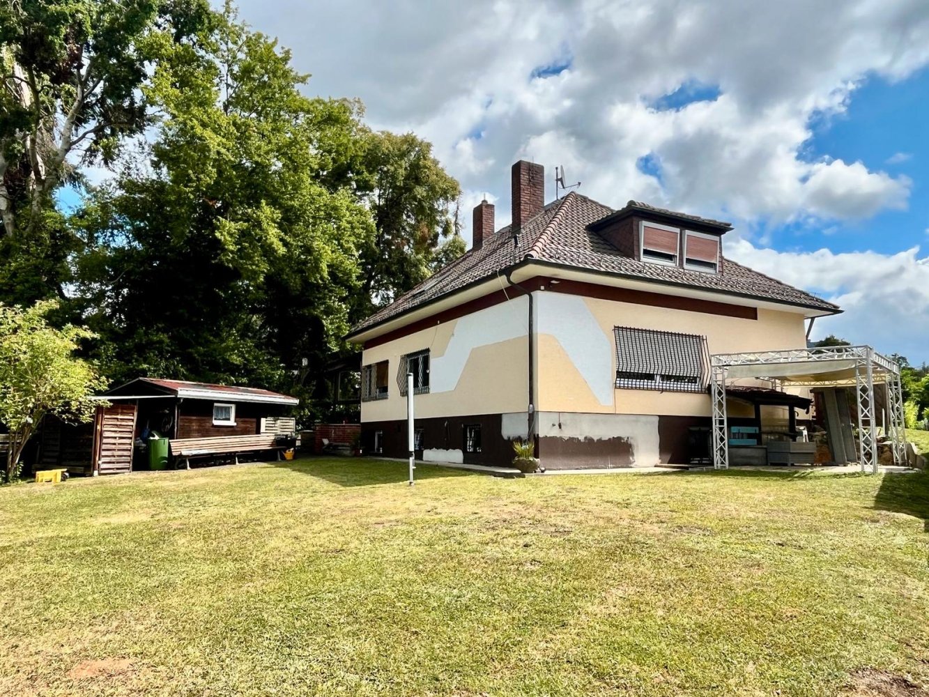 Таунхаус с 8 комнатами в Linden, Германия № 289335