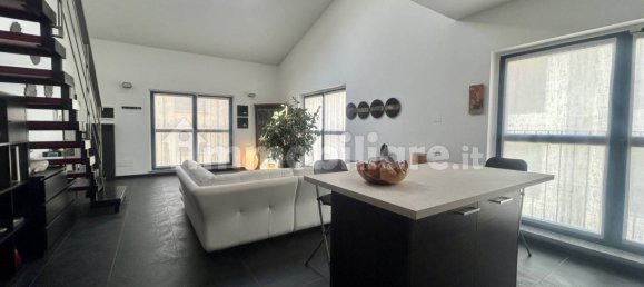 2 bedrooms Apartment in Milan, Italy No. 332252 4