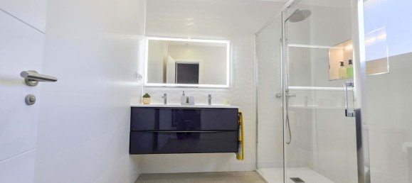 Вилла с 4 спальнями в Эстепона, Испания № 134034 19