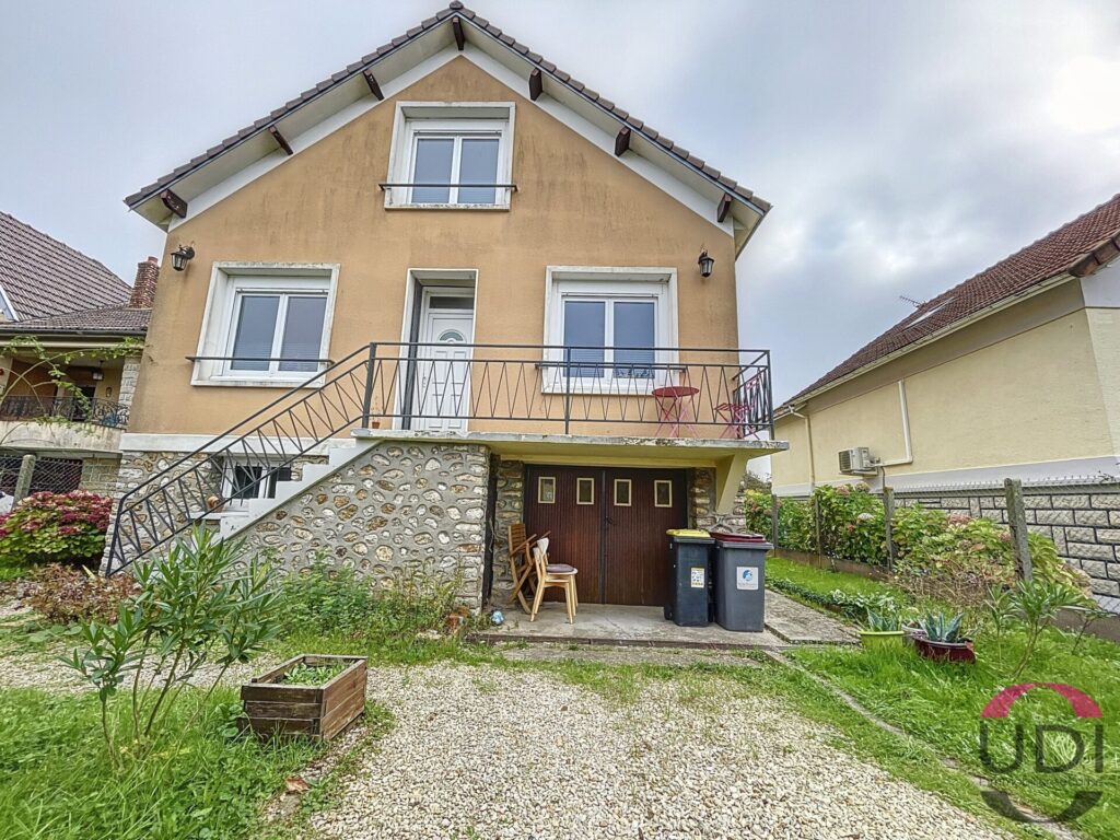 3 Schlafzimmer Haus in Corbeil-Essonnes, France, Nr. 161922