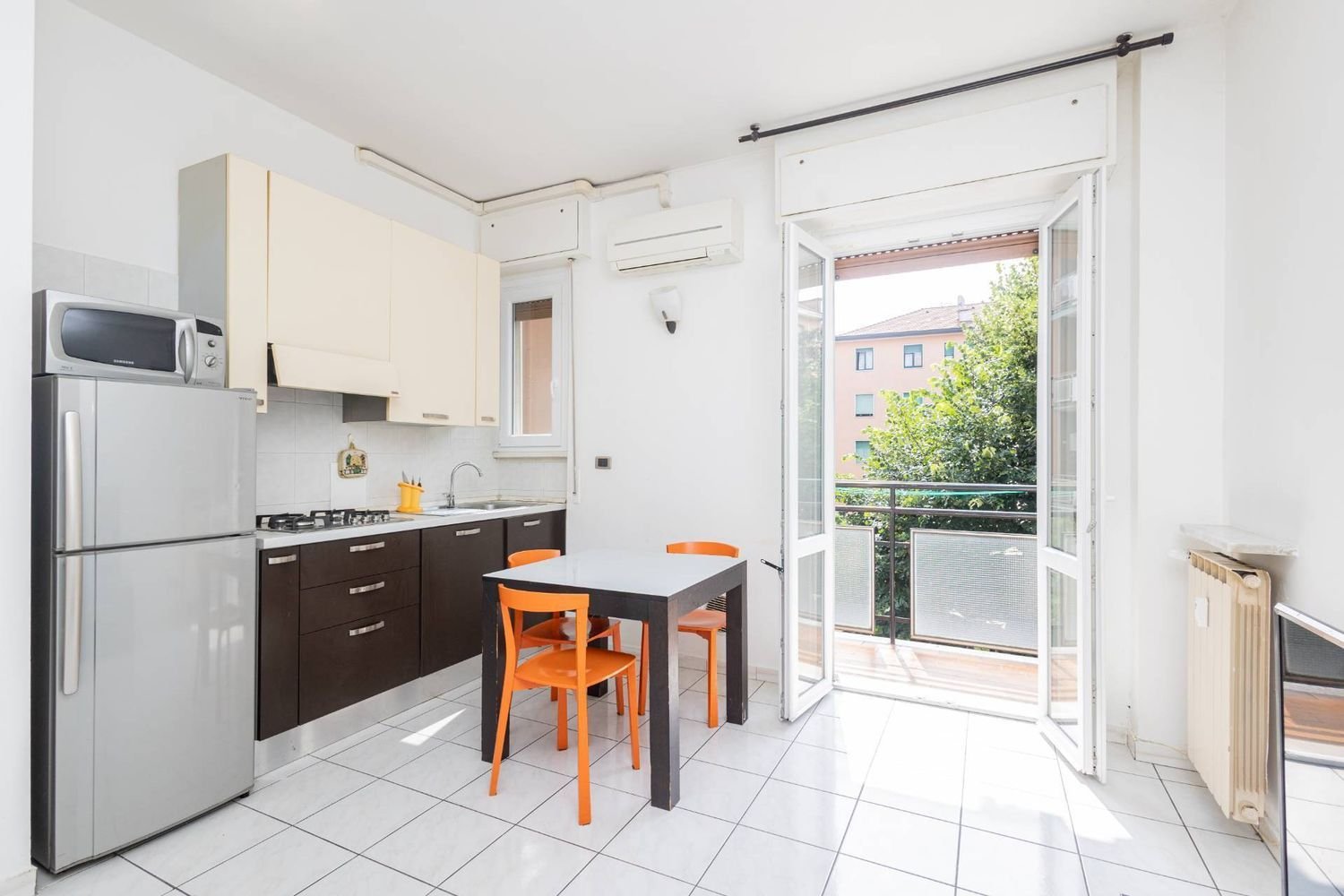 2 bedrooms Apartment in Milan, Italy No. 392564