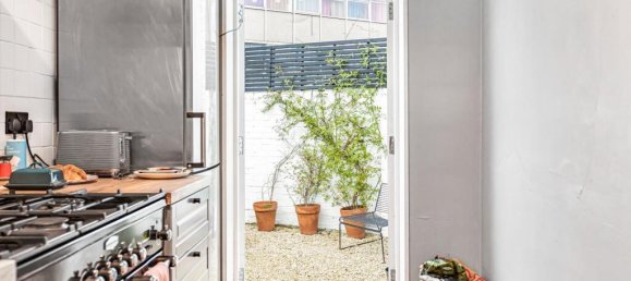 2 bedrooms House in London, United Kingdom No. 12378 12