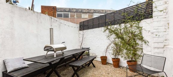 2 bedrooms House in London, United Kingdom No. 12378 3