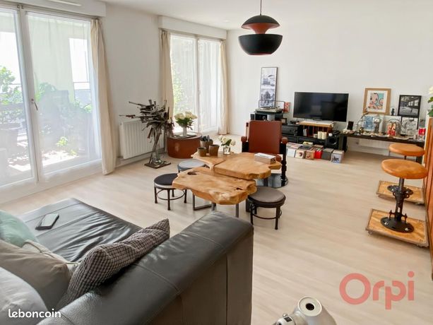 3 bedrooms Apartment in Bagnolet, France No. 358467
