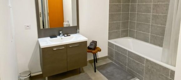 3 bedrooms Apartment in Bagnolet, France No. 358467 9