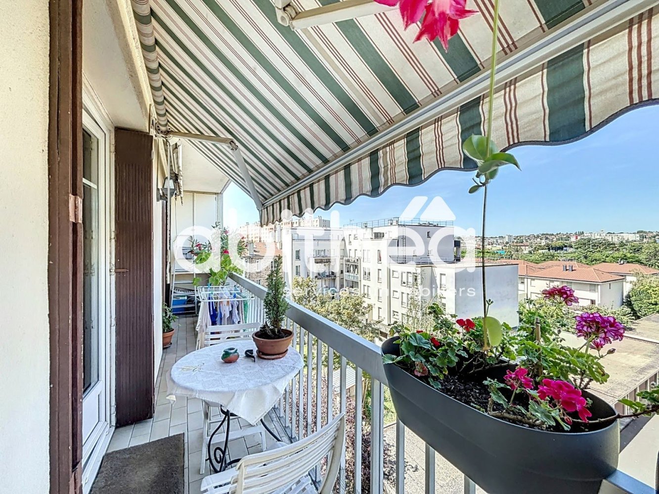 3 bedrooms Apartment in Choisy-le-Roi, France No. 181795