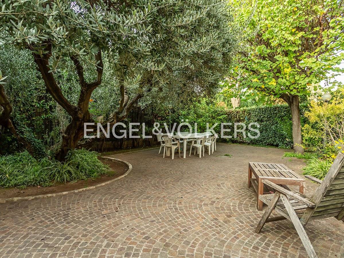 3 bedrooms Villa in Rome, Italy No. 58713