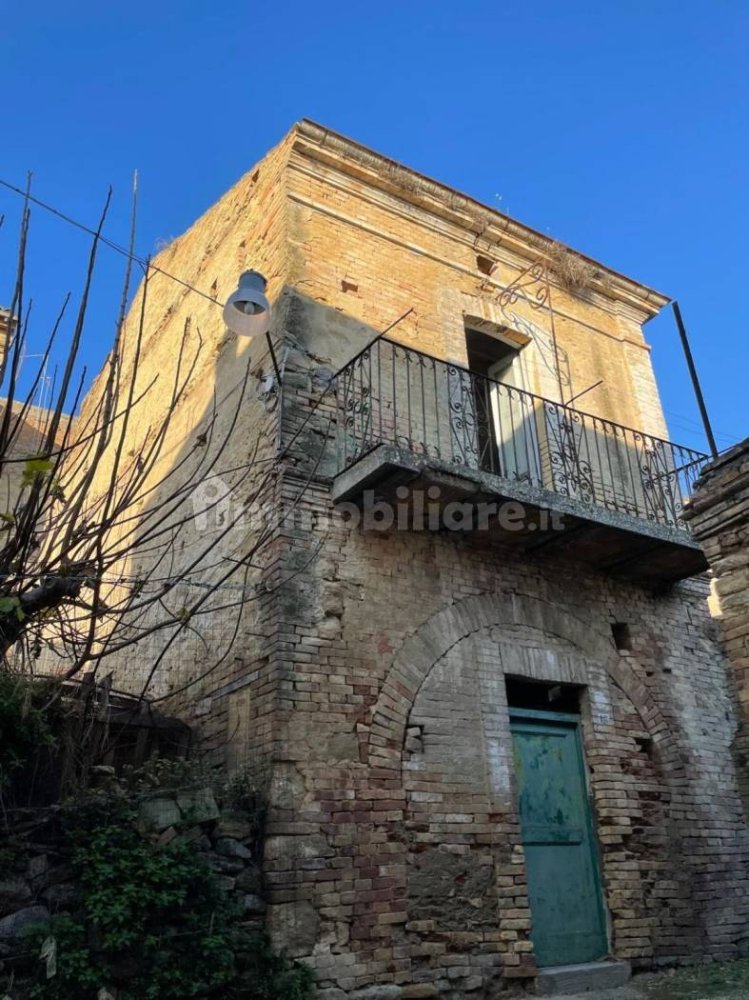Casa de 4 dormitorios en San Vito Chietino, Italy No. 152554