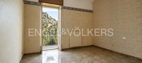 8 bedrooms House in Ragusa, Italy No. 125638 10