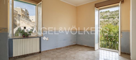 8 bedrooms House in Ragusa, Italy No. 125638 9