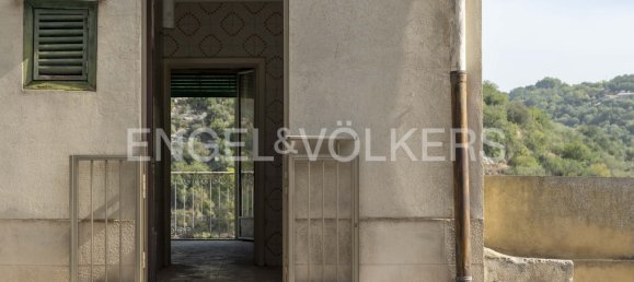 8 bedrooms House in Ragusa, Italy No. 125638 8