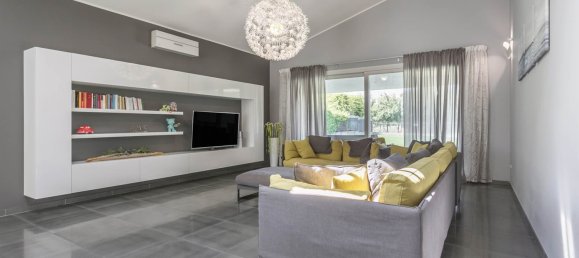 3 bedrooms Villa in Masate, Italy No. 295134 5