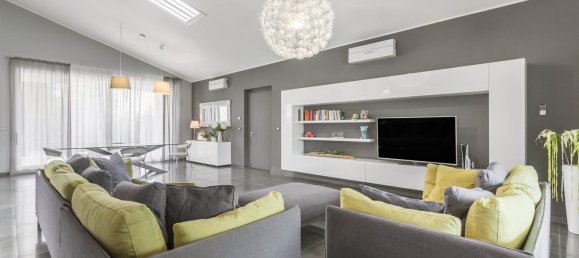 3 bedrooms Villa in Masate, Italy No. 295134 3