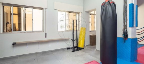 117m² Commercial property in Setubal, Portugal No. 92715 5