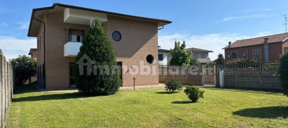 Villa de 5 dormitorios en Solaro, Italy No. 355765 2