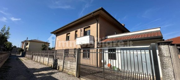 Villa de 5 dormitorios en Solaro, Italy No. 355765 8