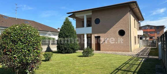 Villa de 5 dormitorios en Solaro, Italy No. 355765 3