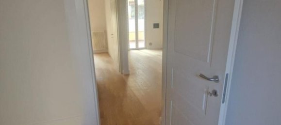 4 rooms Apartment in Florence, Italy No. 9430 5