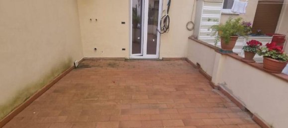 4 rooms Apartment in Florence, Italy No. 9430 2