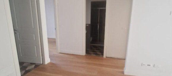 4 rooms Apartment in Florence, Italy No. 9430 4