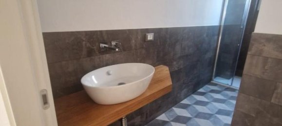 4 rooms Apartment in Florence, Italy No. 9430 8