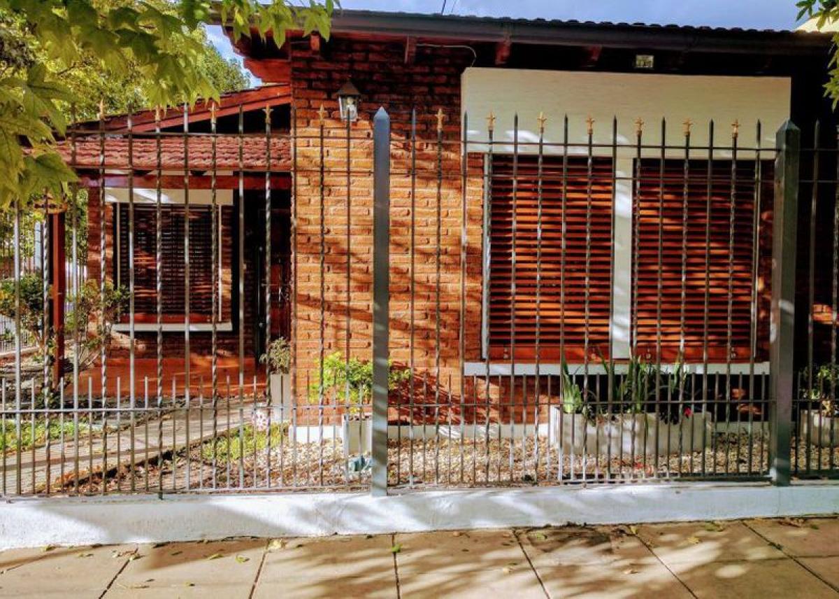 2 bedrooms House in Moron, Argentina No. 58962