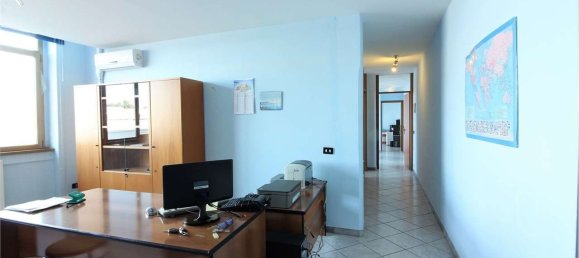 Bureau à Gorgonzola, Italy 120m² No. 359007 2