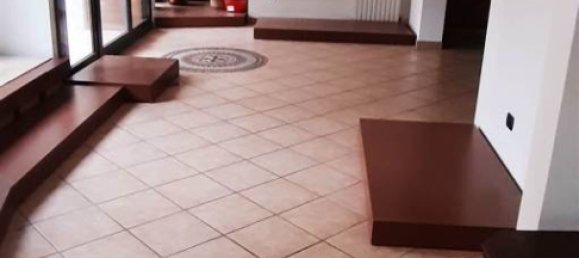 2 rooms Commercial property in Mirandola, Italy No. 223560 5